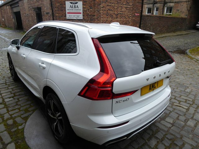 Volvo XC60 2.0 D5 Powerpulse R-design CX18NXT White #4