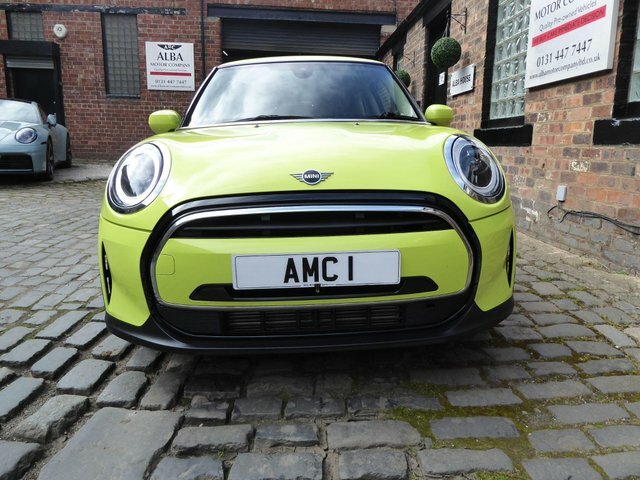 Mini Hatch 1.5 Cooper Classic Steptronic SC72JOU Yellow #2