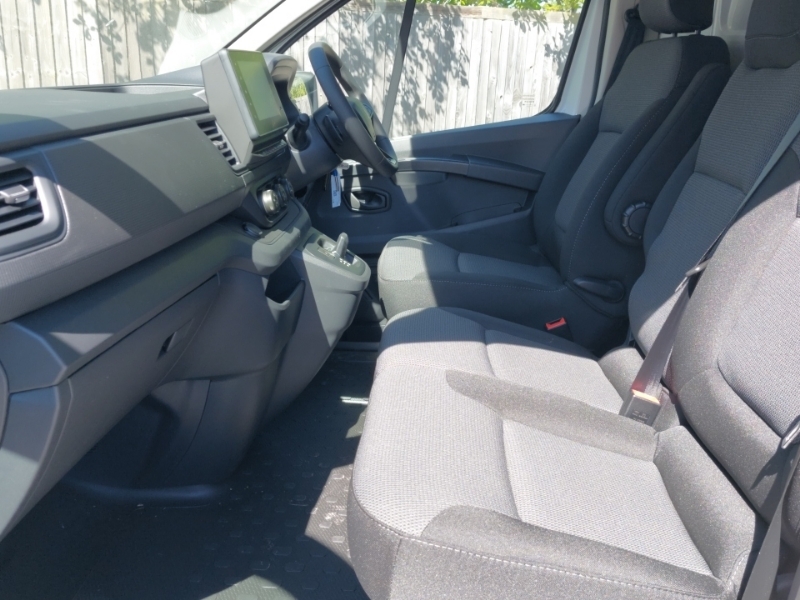 Renault Trafic Ll30 Blue Dci 150 Advance Safety Van Eag9 White #5
