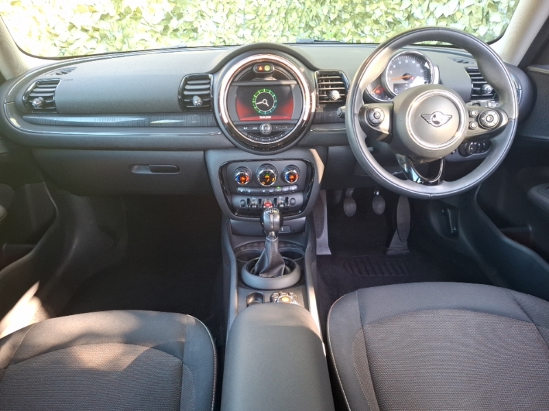 Mini Clubman 1.5 Cooper Classic 6Dr Red #3