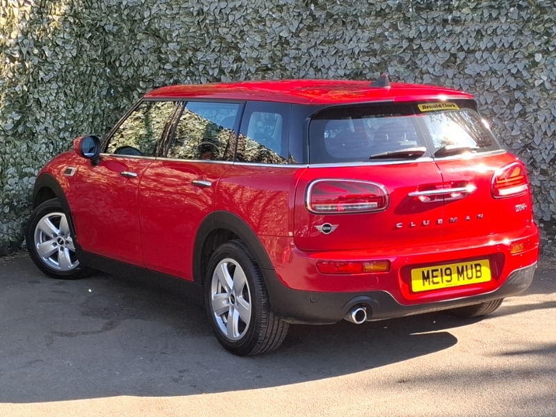 Mini Clubman 1.5 Cooper Classic 6Dr Red #2