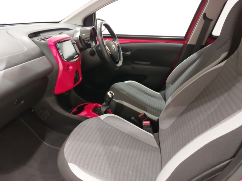 Toyota Aygo 1.0 Vvt-i X-trend Red #5