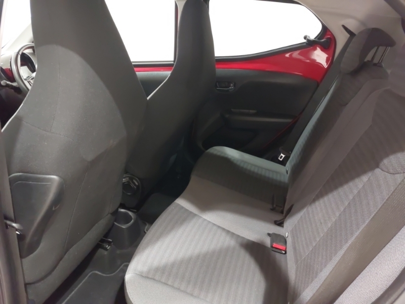 Toyota Aygo 1.0 Vvt-i X-trend Red #6