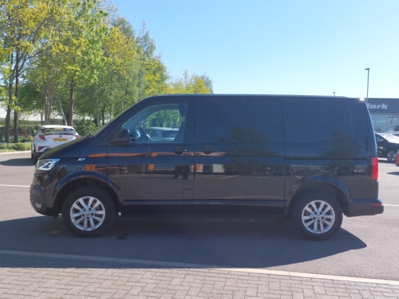 Volkswagen Transporter 2.0 Tdi 150 Highline Van Dsg GU23FGF Black #4