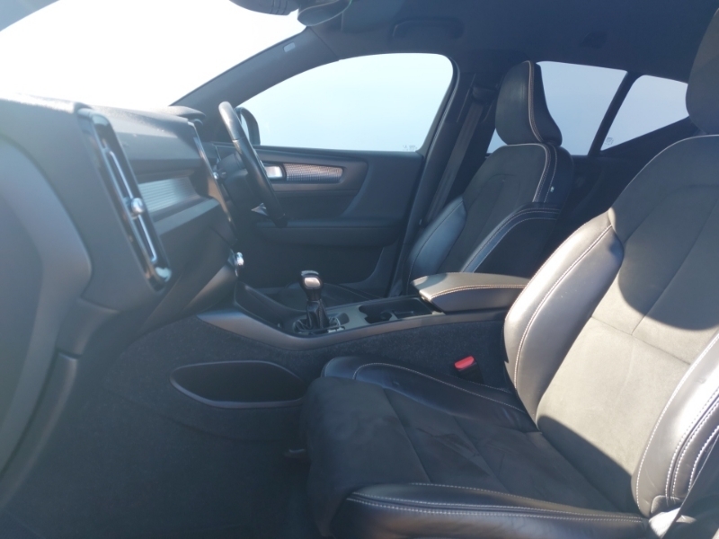 Volvo XC40 1.5 T3 163 R Design BK21MVR White #5