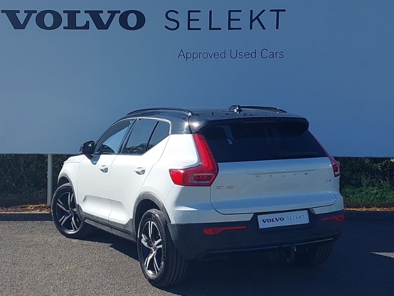 Volvo XC40 1.5 T3 163 R Design BK21MVR White #2