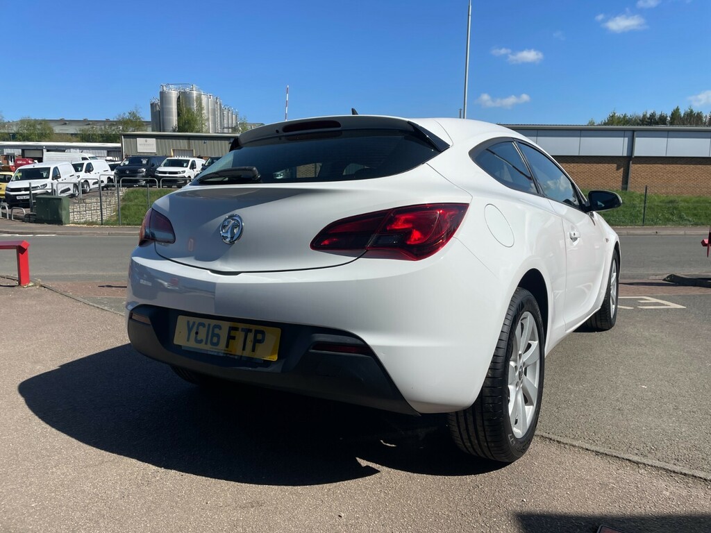 Vauxhall Astra GTC Sport 1.4T 120Ps Coupe White #5