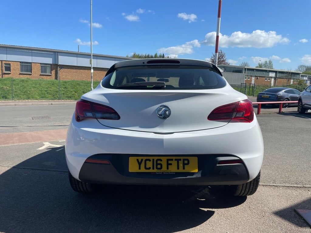 Vauxhall Astra GTC Sport 1.4T 120Ps Coupe White #4