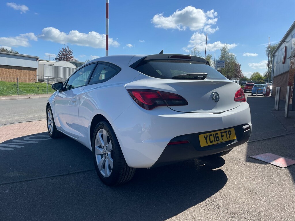 Vauxhall Astra GTC Sport 1.4T 120Ps Coupe White #3