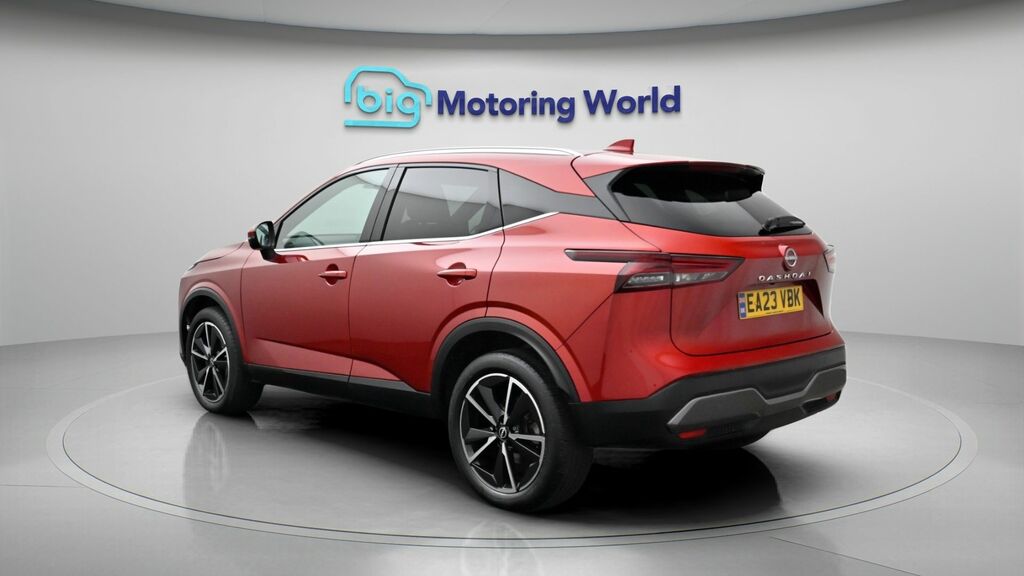 Nissan Qashqai Tekna Red #5