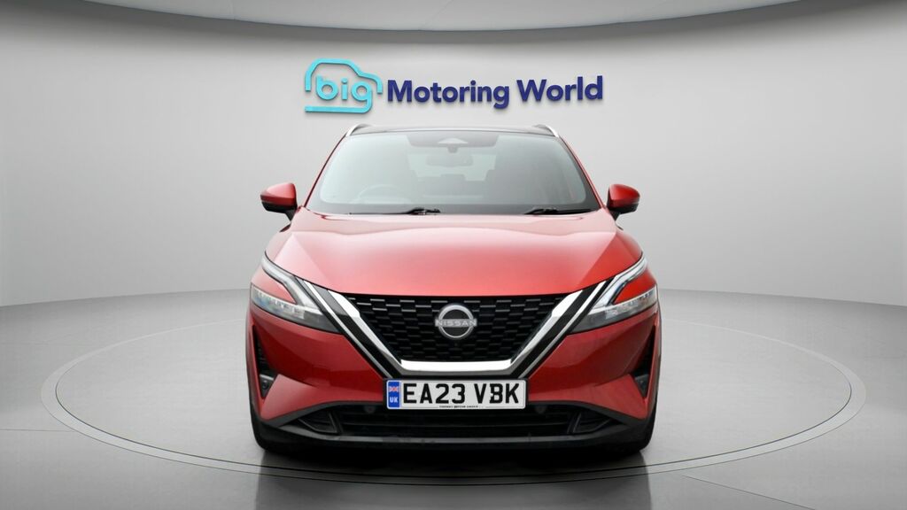 Nissan Qashqai Tekna Red #2