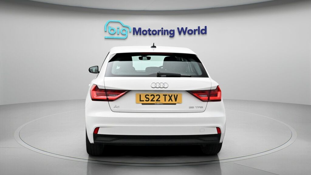 Audi A1 Technik White #6