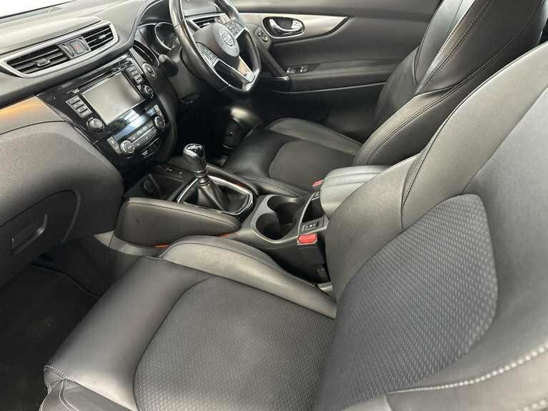 Nissan Qashqai 1.2 Dig-t Tekna NJ67AZC #3