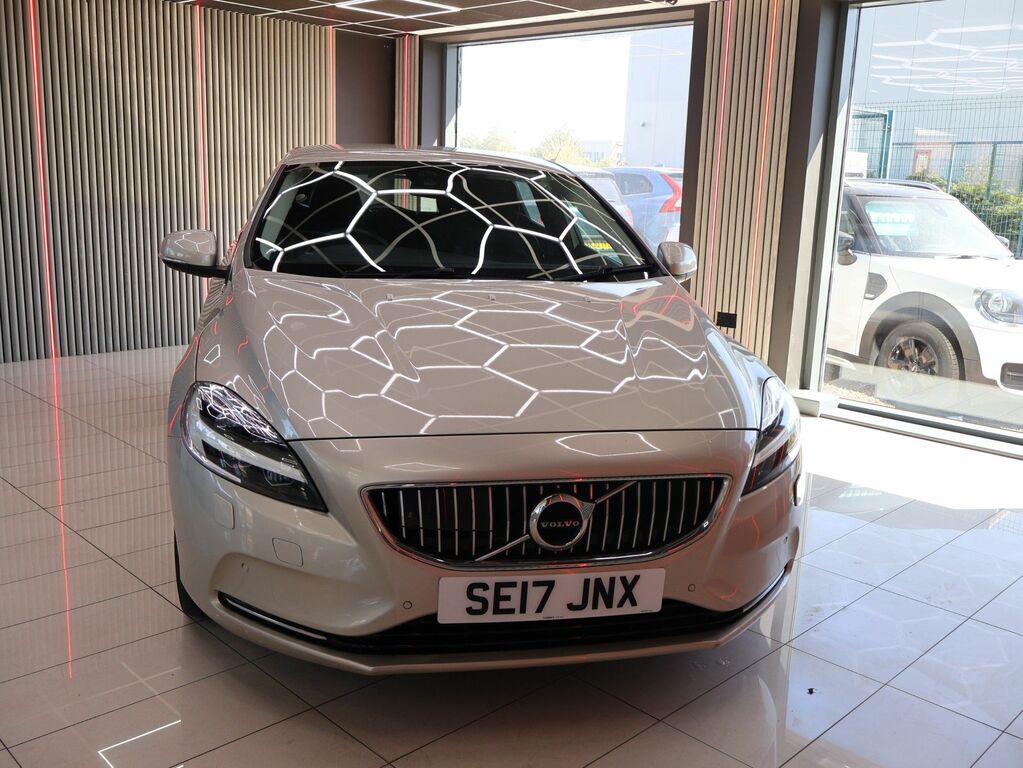 Volvo V40 2017 2.0 T2 Inscription Hatchback Manua SE17JNX Gold #5