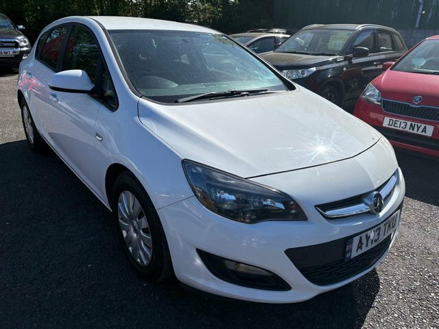 Vauxhall Astra 1.7 Cdti Ecoflex Exclusiv Hatchback Man White