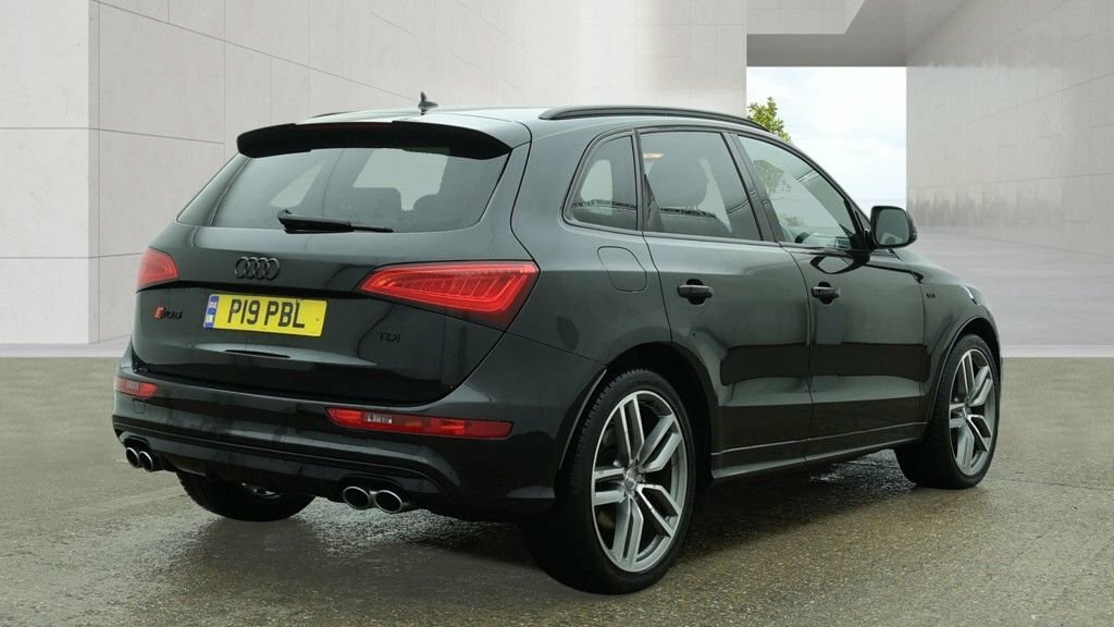 Audi SQ5 3L Plus P19PBL Black #4