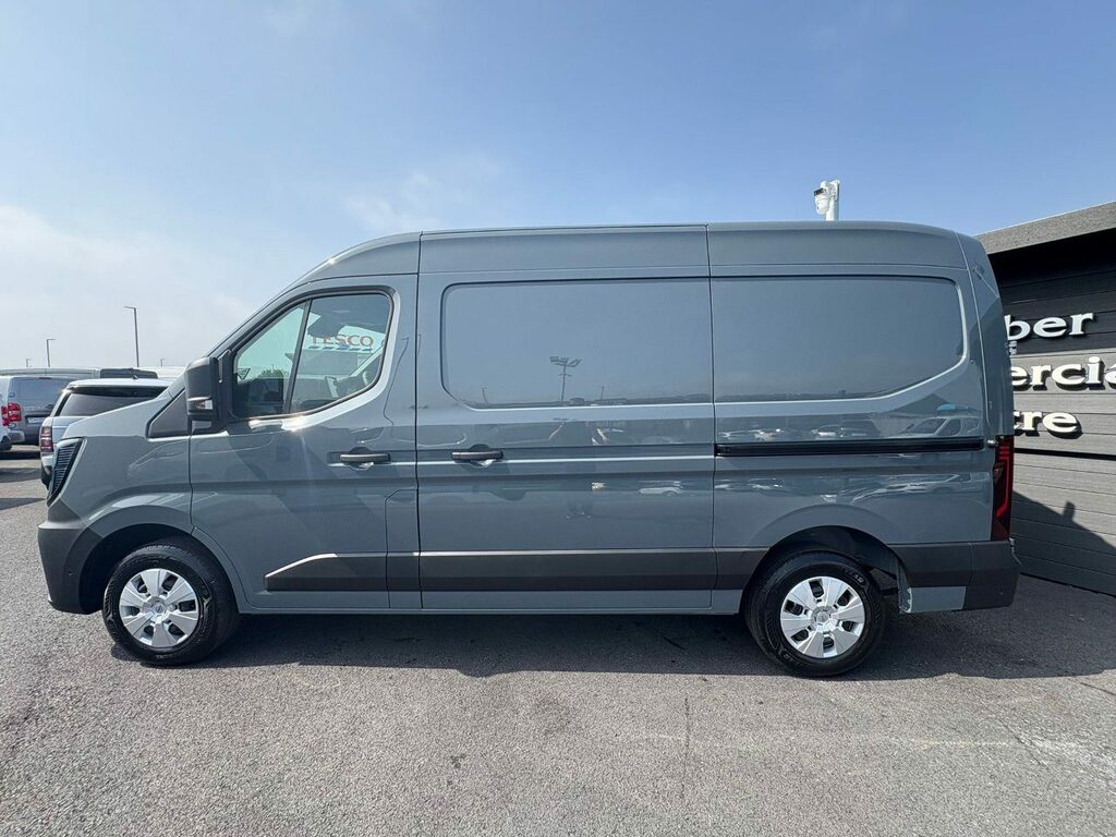 Nissan InterStar 2.0 Dci35 Tekna 150 L3h2 Grey #4