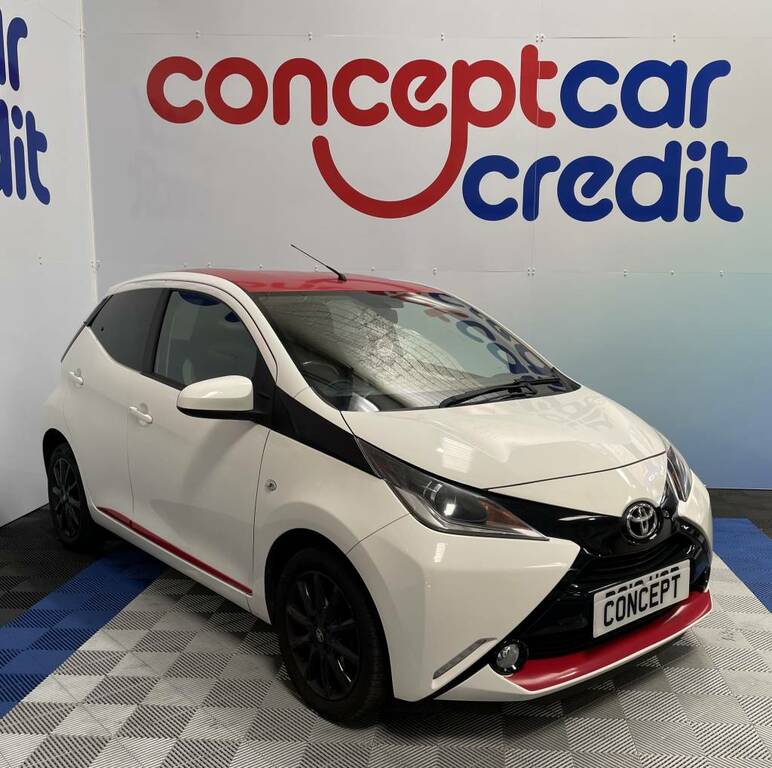 Toyota Aygo Hatchback 1.0 Vvt-i X-press White #2