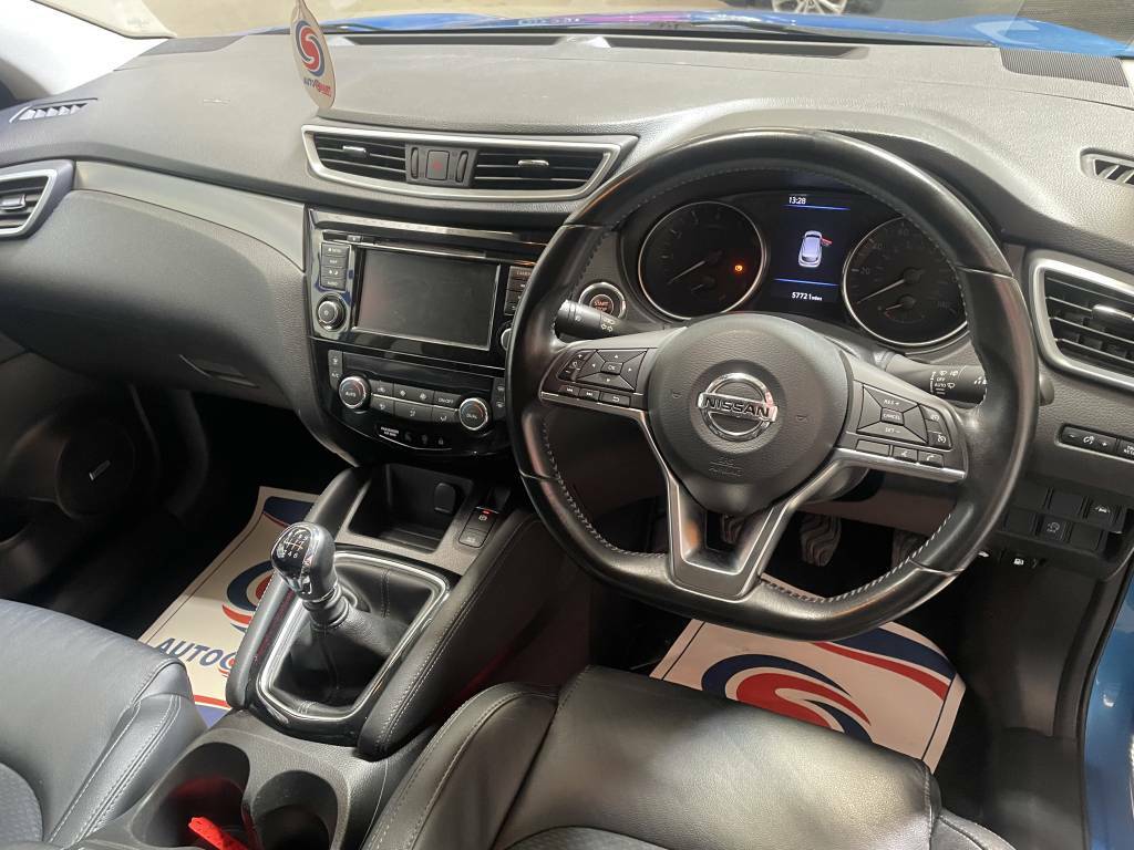 Nissan Qashqai Hatchback 1.3 Dig-t Tekna Blue #2