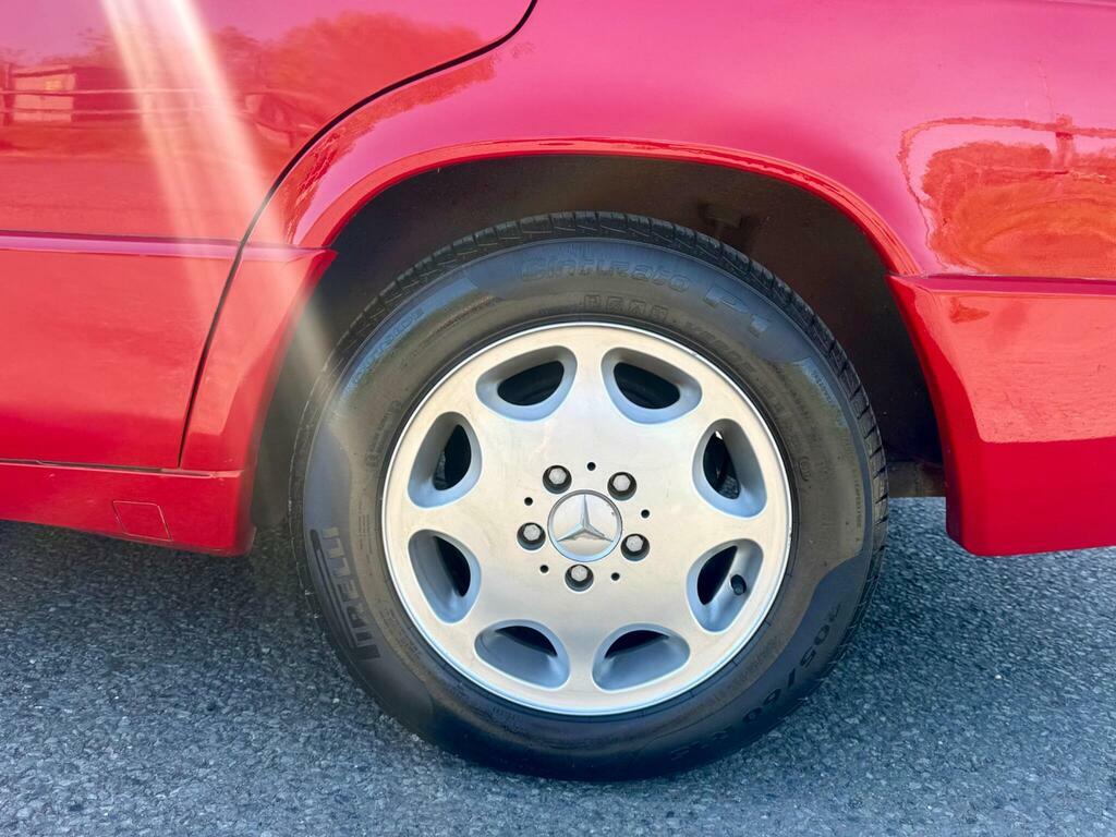 Mercedes-Benz 190 E Red #11