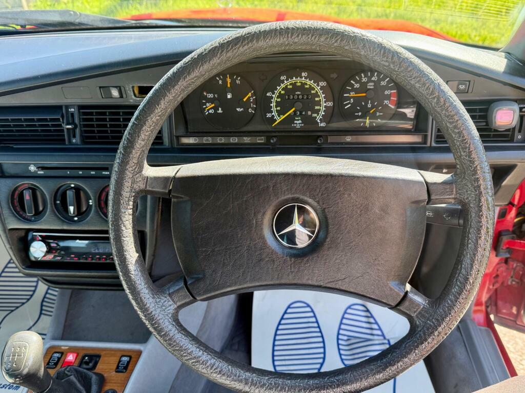 Mercedes-Benz 190 E Red #16