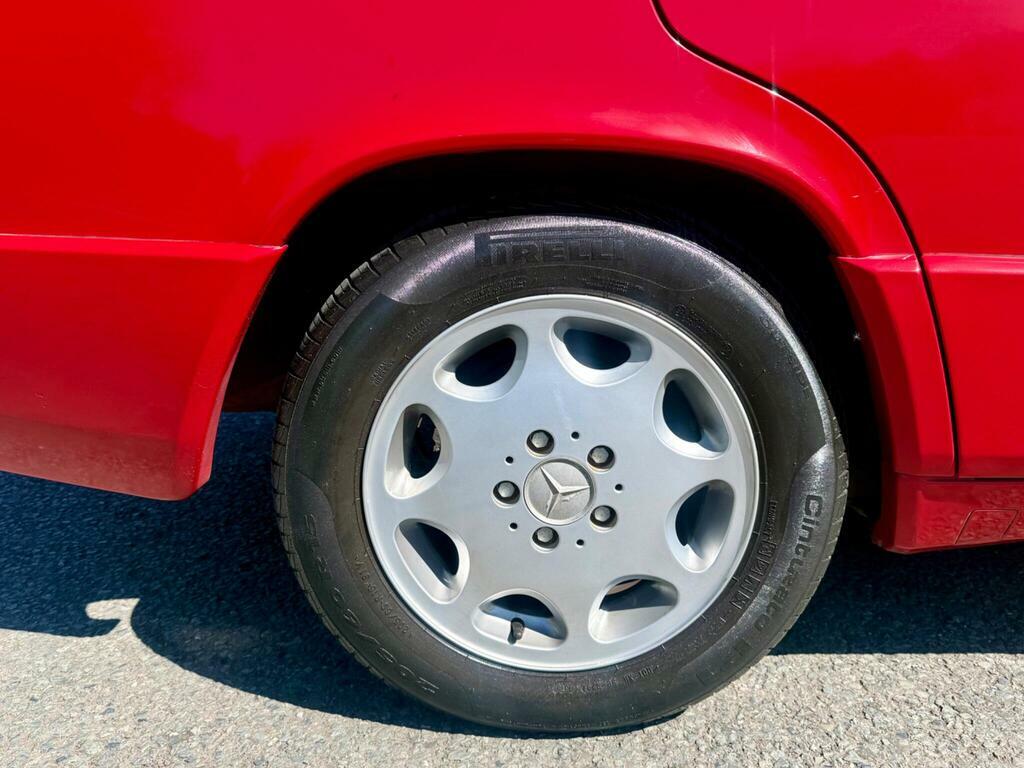 Mercedes-Benz 190 E Red #10