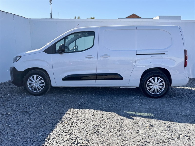 Peugeot E-Partner 750 52Kwh Asphalt Long Panel Van 6Dr GD24LLK White #4