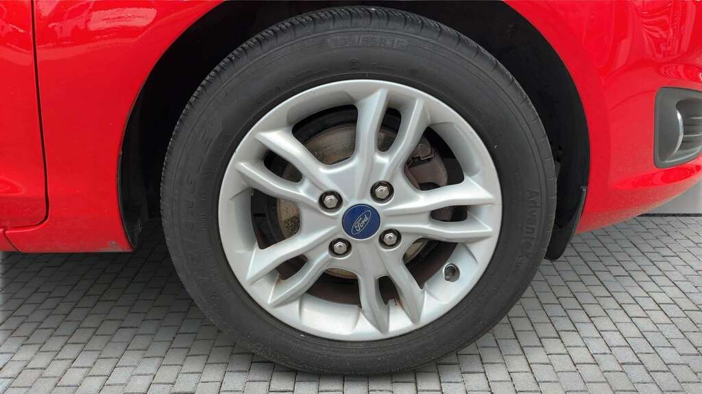 Ford Fiesta 1.25 82 Zetec 2017 MF17GZZ Red #6