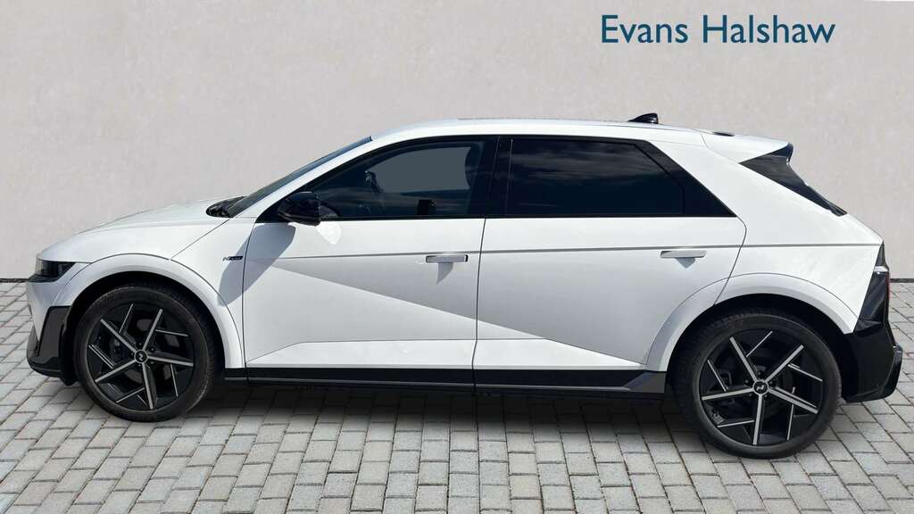 Hyundai Ioniq 5 168Kw N Line 84 Kwh 2024 YC74RZZ White #3