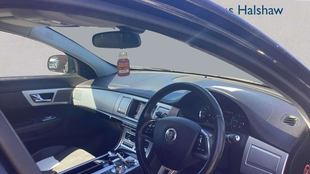 Jaguar XF 2.2D 200 Sport 2013 DK63XKB Black #3