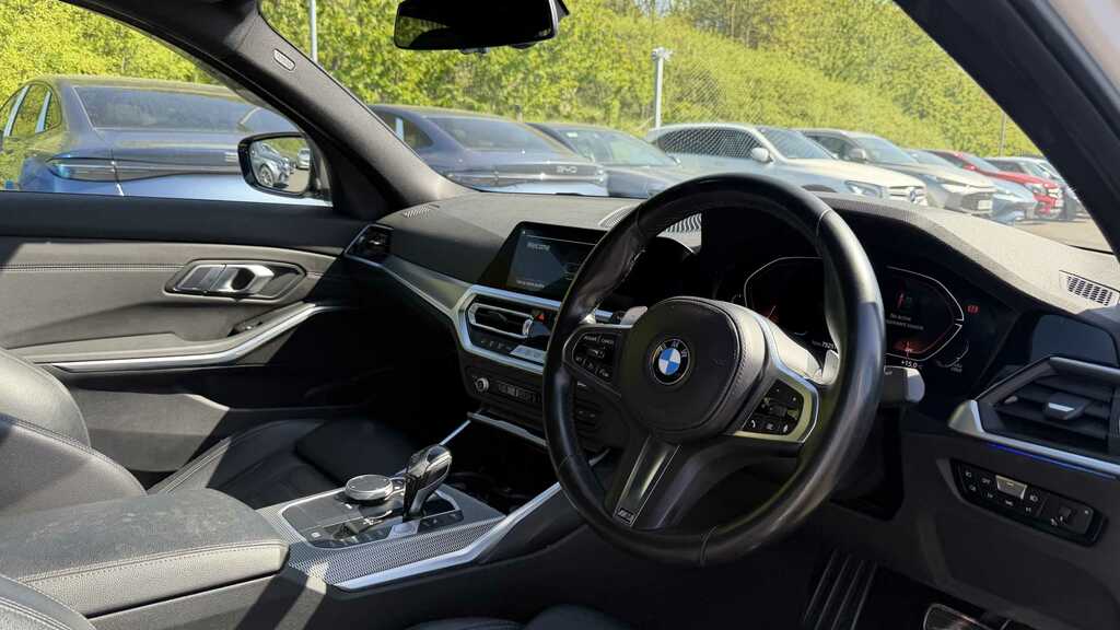 BMW 3 Series 320I M Sport Step 2021 DP21UKO White #3
