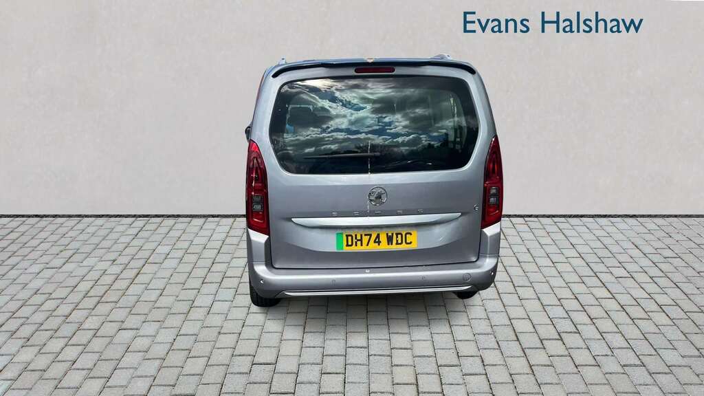 Vauxhall Combo-e Life 100Kw Design XL 52Kwh 7 Seat 2025 DH74WDC Grey #4