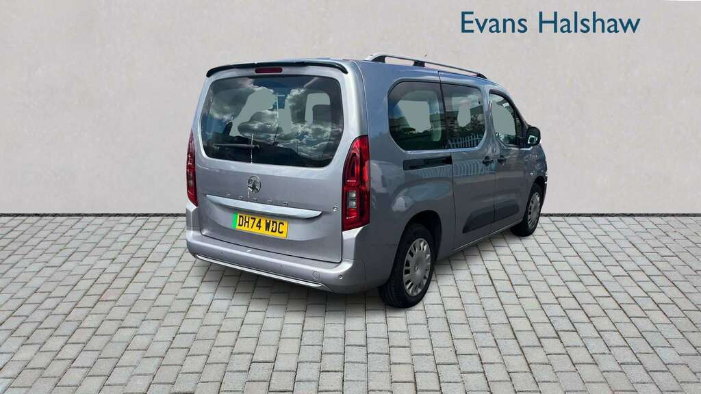 Vauxhall Combo-e Life 100Kw Design XL 52Kwh 7 Seat 2025 DH74WDC Grey #3