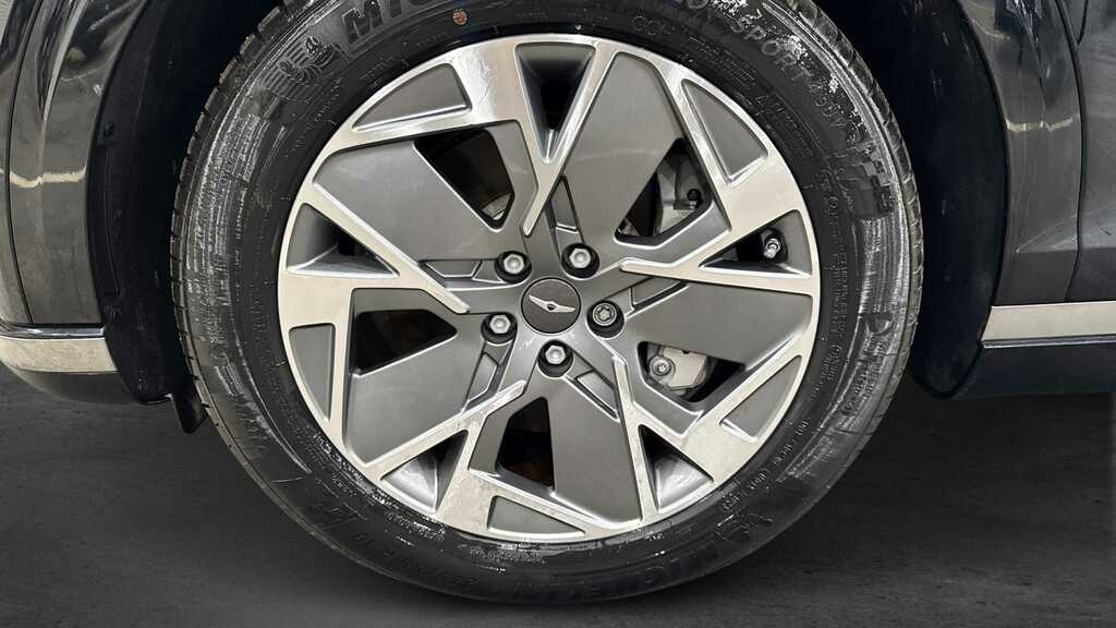 Genesis GV70 360Kw Sport 77Kwh Awd 2024 Black #4