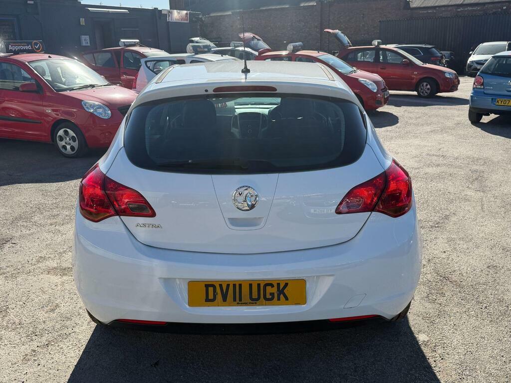 Vauxhall Astra 1.4 16V Exclusiv Euro 5 White #6