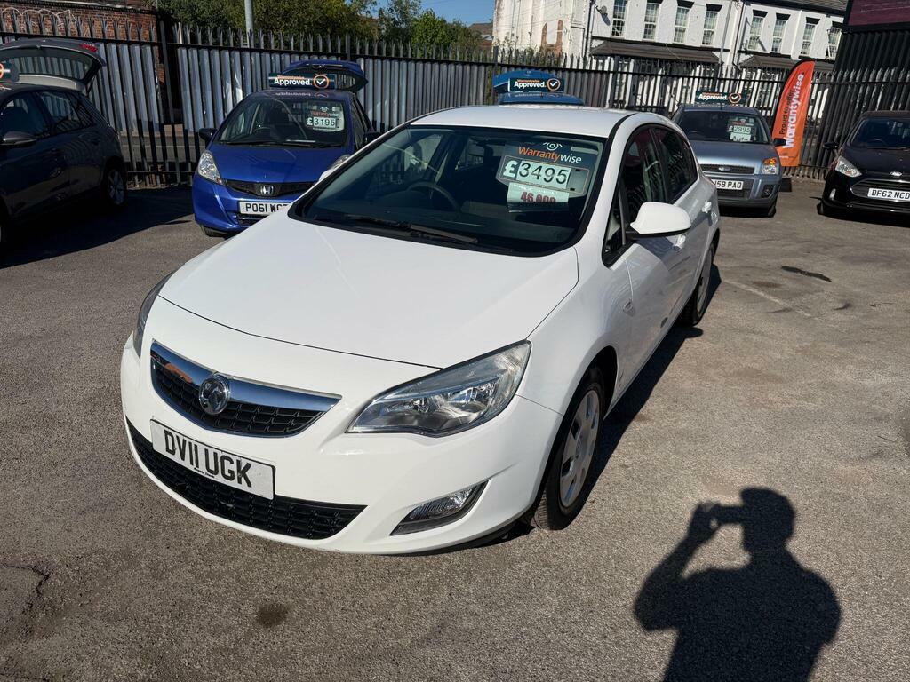 Vauxhall Astra 1.4 16V Exclusiv Euro 5 White #3