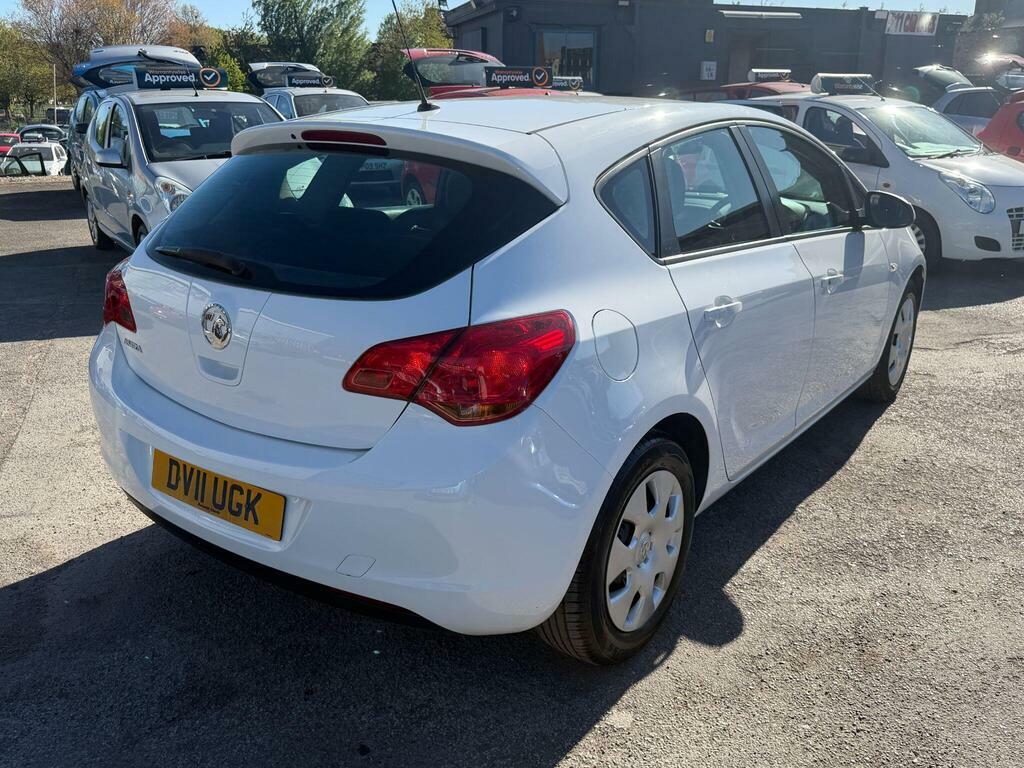 Vauxhall Astra 1.4 16V Exclusiv Euro 5 White #5