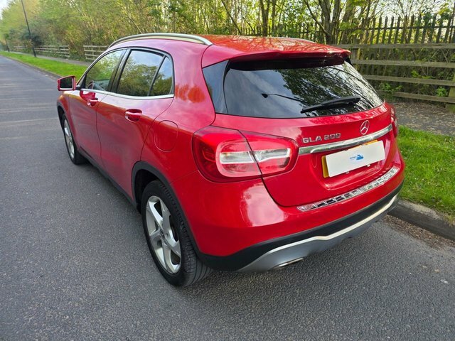 Mercedes-Benz GLA Class Gla200 Sport Suv DE17EHV Red #5