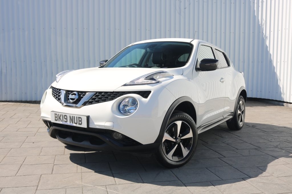 Nissan Juke Hatchback 1.6 Bose BK19NUB White #2