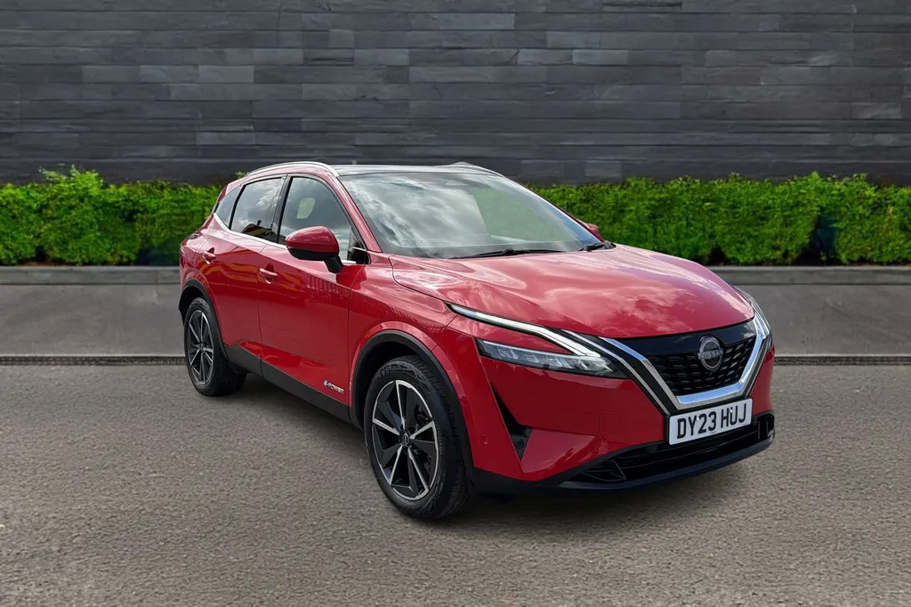 Nissan Qashqai Hatchback 1.5 E-power Tekna Red