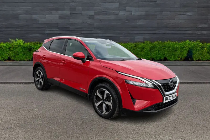 Nissan Qashqai Hatchback 1.5 E-power N-connec Red