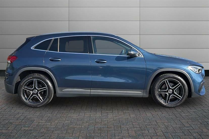 Mercedes-Benz GLA Class 200 Amg Line Executive Blue #3