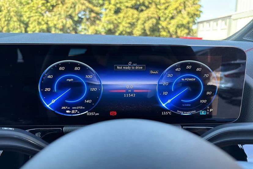 Mercedes-Benz EQA 300 4M 168Kw Amg Line Premium 70.5Kwh KJ25YLS Black #6