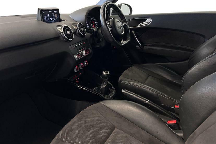 Audi A1 1.4 Tfsi 150 Black Edition EG66NLK Black #2