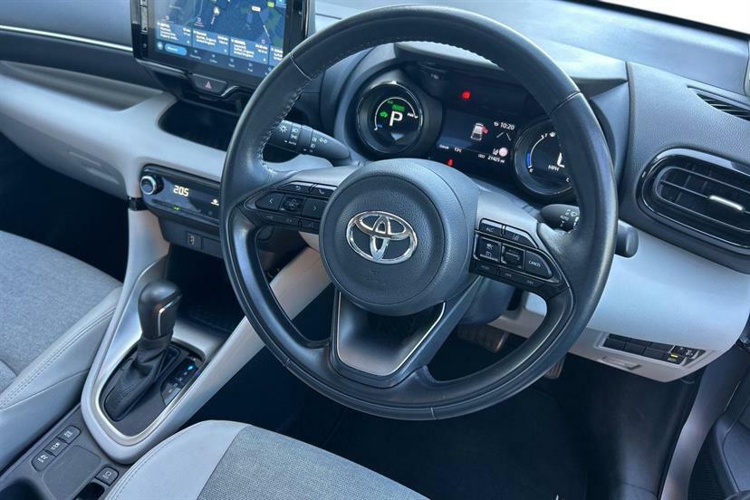 Toyota Yaris 1.5 Hybrid Excel Cvt WP72DXZ Silver #6