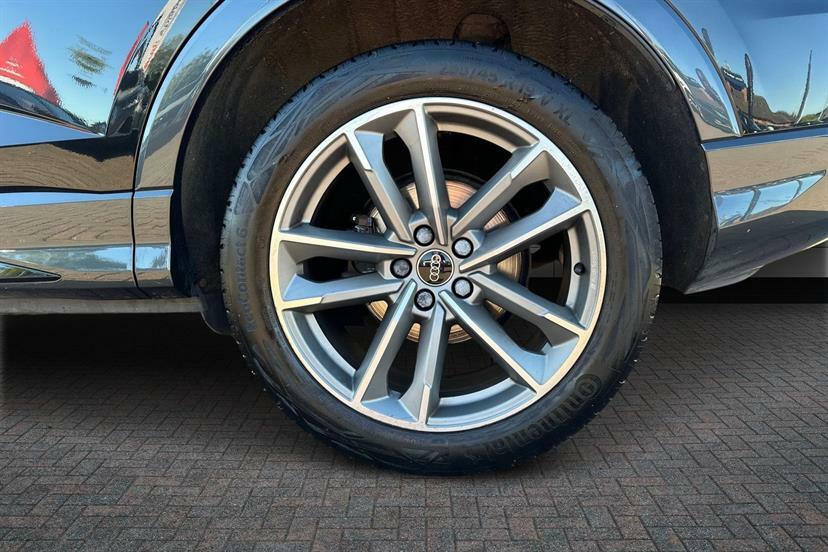 Audi Q3 35 Tfsi Black Edition S Tronic VK23EMX Black #5