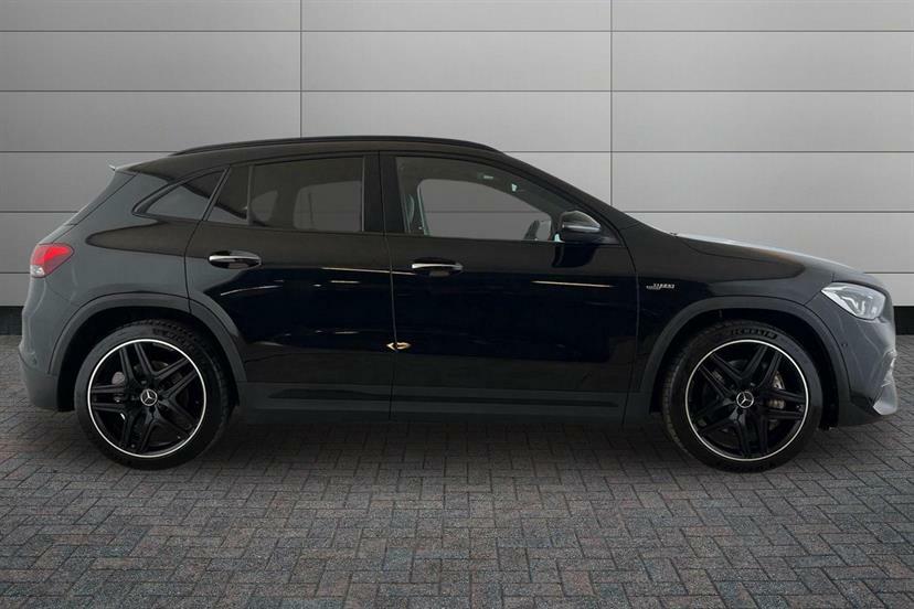 Mercedes-Benz GLA Class 35 4Matic Premium Black #3