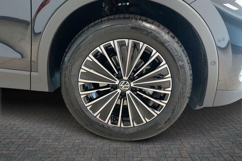 Volkswagen Tiguan 1.5 Etsi 150 Match Dsg EN75PUK Black #5