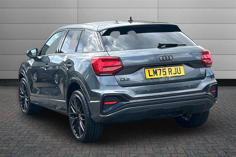 Audi Q2 35 Tfsi Black Edition S Tronic Tech LM75RJU Grey #3