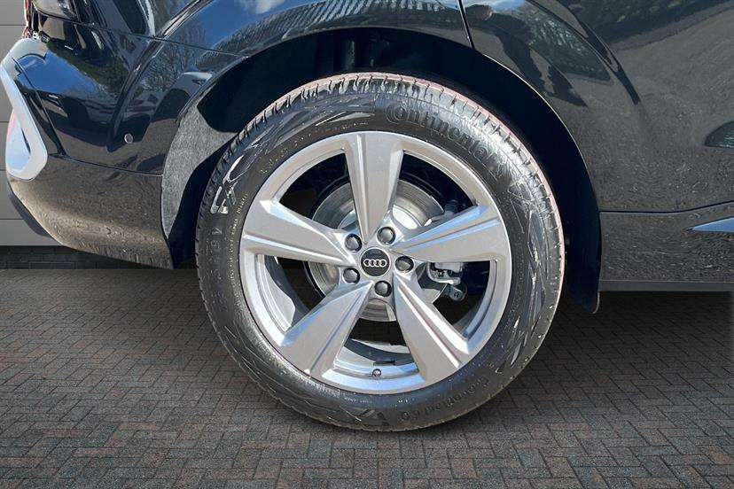 Audi Q3 1.5 Tfsi S Line S Tronic EK26XBR Black #5